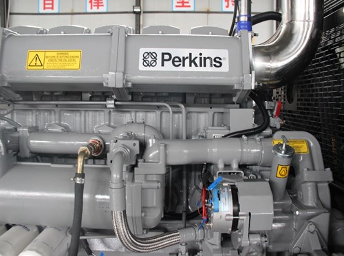 赤壁频率波动时，发电机组有哪些保护措施？